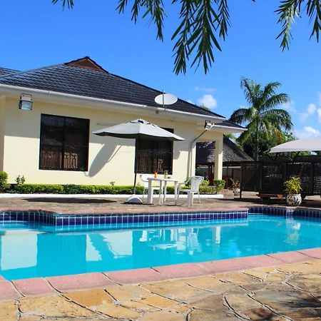Idc Guest House Багамойо Екстер'єр фото