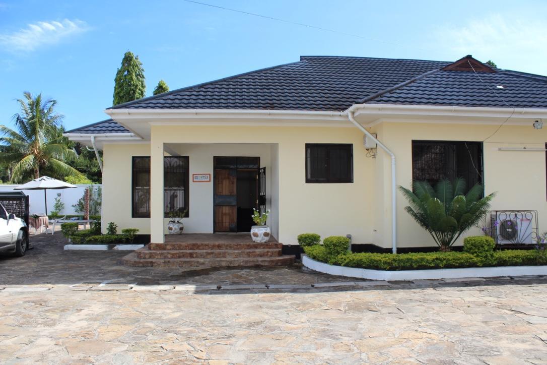 Idc Guest House Багамойо Екстер'єр фото